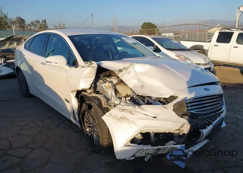 2017 Ford Fusion Energi Titanium from USA, damaged, VIN 3FA6P0SU3HR380491